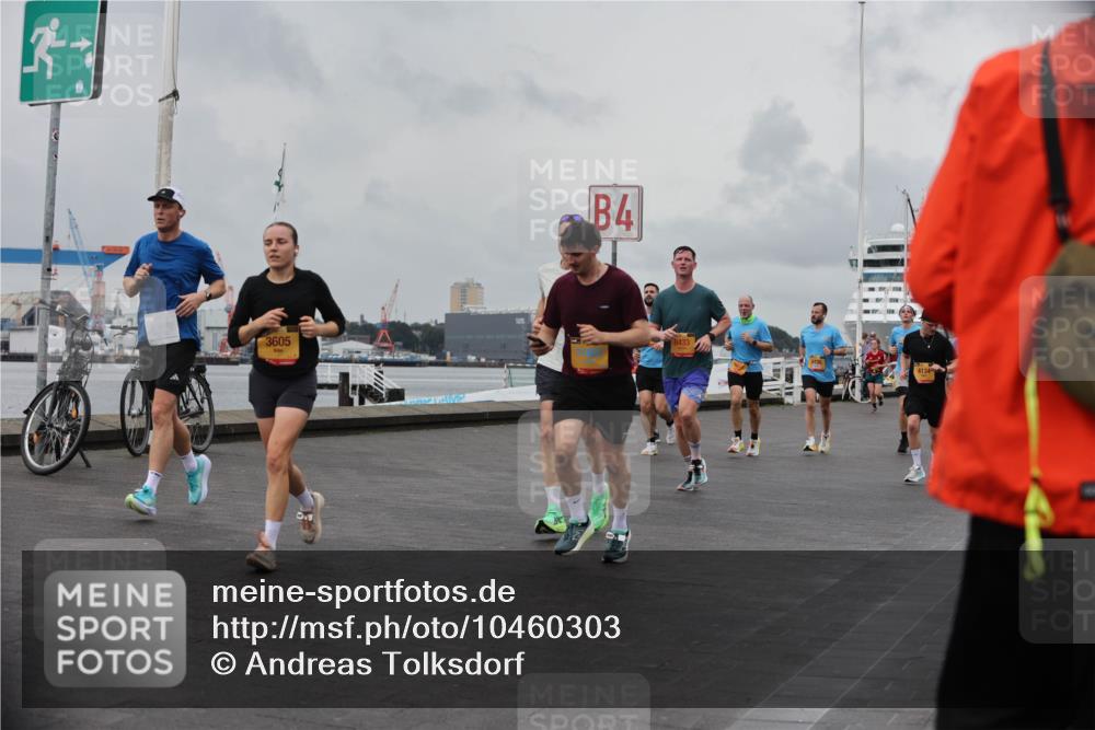 13.09.2026 - Kiel Lauf Andreas Tolksdorf http://msf.ph/oto/10460303 13.09.2026 12:01:12 Kiellinie 3605, 4, 8433, 4134, 146 meine-sportfotos.de