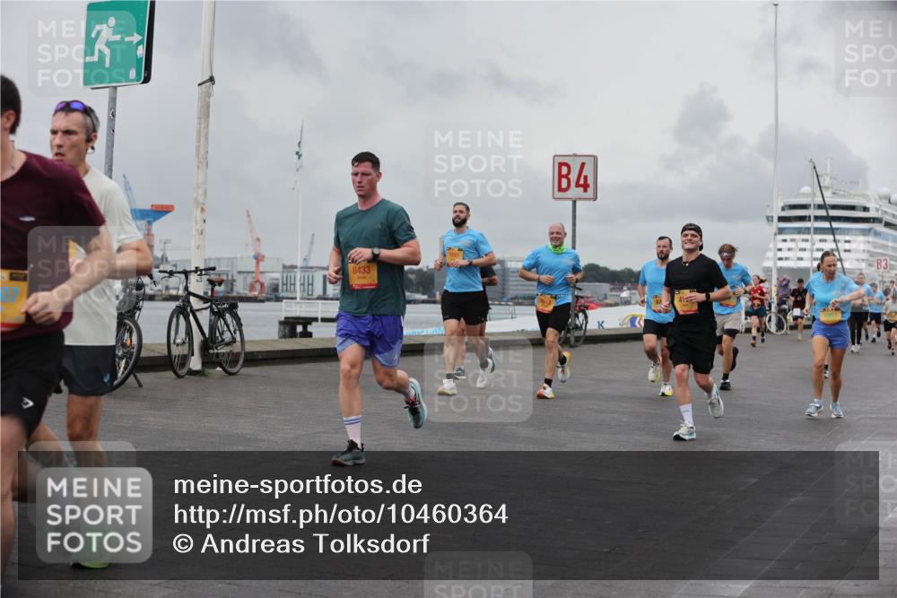 13.09.2026 - Kiel Lauf Andreas Tolksdorf http://msf.ph/oto/10460364 13.09.2026 12:01:14 Kiellinie 8433, 1681, 4, 3 meine-sportfotos.de