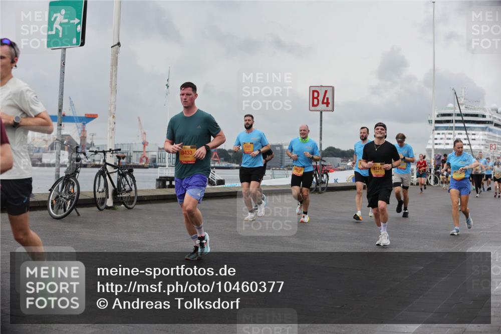 13.09.2026 - Kiel Lauf Andreas Tolksdorf http://msf.ph/oto/10460377 13.09.2026 12:01:14 Kiellinie 8433, 1681, 4, 4134, 3 meine-sportfotos.de