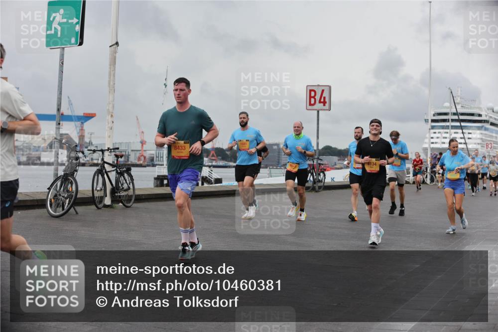 13.09.2026 - Kiel Lauf Andreas Tolksdorf http://msf.ph/oto/10460381 13.09.2026 12:01:14 Kiellinie 8433, 1681, 4, 4134, 3 meine-sportfotos.de