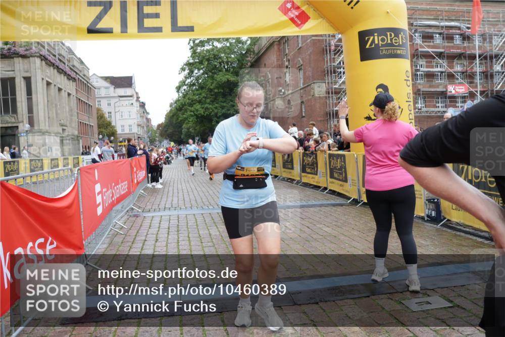 13.09.2026 - Kiel Lauf Yannick Fuchs http://msf.ph/oto/10460389 13.09.2026 09:52:30 Ziel 180, 918, 919, 2157, 2924, 5032, 5736, 6432, 6679, 7719, 7742, 7867, 8992, 9892, 10259, 10746, 12282, 180, 896, 1100, 1899, 3476, 3832, 4132, 4166, 4666, 4883, 6471, 6625, 6867, 7347, 7494, 7719, 8729, 9616, 10371, 10620, 11130, 11300, 11444, 11445, 11580, 11832, 12068, 12630, 291, 1092, 1395, 4412, 4671, 6601, 7394, 8068, 8851, 9345, 9565, 10280, 10798, 12258, 803, 1100, 4230, 7007, 10048, 11832, 11834, 12630 meine-sportfotos.de