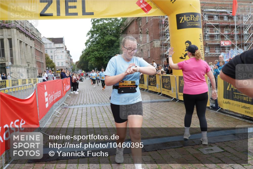 13.09.2026 - Kiel Lauf Yannick Fuchs http://msf.ph/oto/10460395 13.09.2026 09:52:30 Ziel 180, 918, 919, 2157, 2924, 5032, 5736, 6432, 6679, 7719, 7742, 7867, 8992, 9892, 10259, 10746, 12282, 180, 896, 1100, 1899, 3476, 3832, 4132, 4166, 4666, 4883, 6471, 6625, 6867, 7347, 7494, 7719, 8729, 9616, 10371, 10620, 11130, 11300, 11444, 11445, 11580, 11832, 12068, 12630, 291, 1092, 1395, 4412, 4671, 6601, 7394, 8068, 8851, 9345, 9565, 10280, 10798, 12258, 803, 1100, 4230, 7007, 10048, 11832, 11834, 12630 meine-sportfotos.de