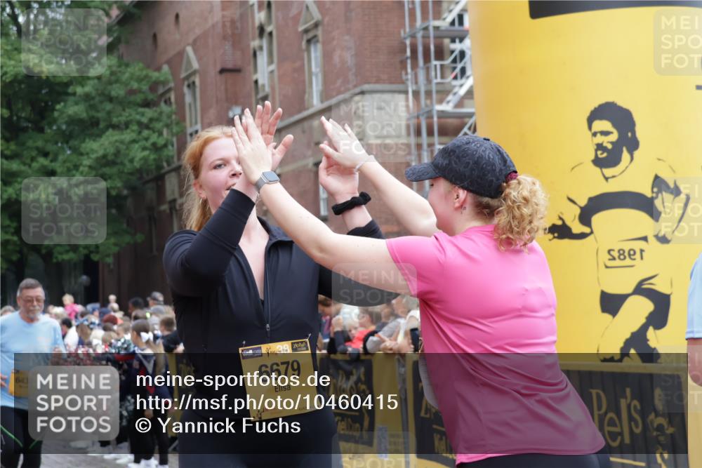 13.09.2026 - Kiel Lauf Yannick Fuchs http://msf.ph/oto/10460415 13.09.2026 09:52:32 Ziel 918, 919, 2157, 2924, 5736, 6432, 6601, 6679, 7742, 7867, 8992, 9892, 10259, 10746, 12282, 180, 896, 1899, 3476, 3832, 4132, 4166, 4666, 4883, 5032, 6471, 6625, 6867, 7347, 7494, 7719, 8729, 8992, 9616, 10371, 10620, 11130, 11300, 11444, 11445, 11580, 11832, 12068, 291, 1092, 1395, 4412, 4671, 6241, 6613, 6845, 7394, 8068, 8851, 9345, 9565, 10280, 10798, 12258, 803, 1100, 4230, 7007, 10048, 11445, 11832, 11834, 12630 meine-sportfotos.de