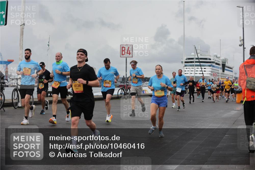 13.09.2026 - Kiel Lauf Andreas Tolksdorf http://msf.ph/oto/10460416 13.09.2026 12:01:16 Kiellinie 1681, 4134, 9735, 4, 9953, 3 meine-sportfotos.de