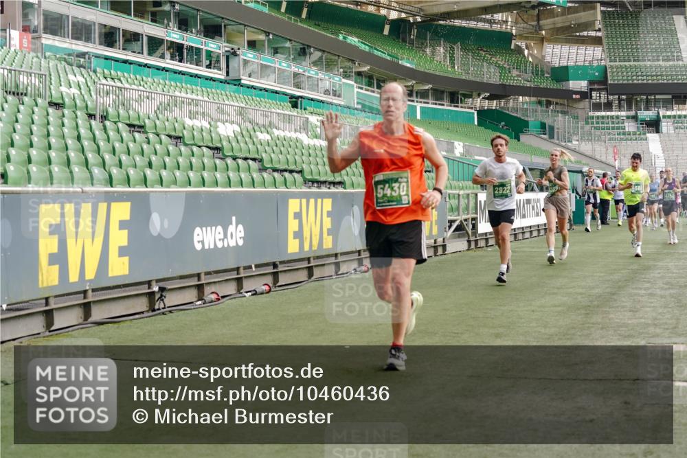 13.09.2026 - 21. swb-Marathon Bremen Michael Burmester http://msf.ph/oto/10460436 13.09.2026 12:54:55 Laufen im Stadion 161, 189, 201, 205, 313, 385, 388, 461, 472, 481, 495, 560, 615, 616, 666, 675, 696, 740, 816, 827, 913, 1053, 1058, 1076, 1197, 1207, 1390, 1419, 1468, 1551, 1599, 1631, 1645, 1658, 1707, 2055, 2125, 2234, 2251, 2280, 2319, 2383, 2390, 2474, 2499, 2623, 2701, 2733, 2801, 2824, 2870, 2882, 2913, 2922, 2962, 2971, 3012, 3054, 3057, 3134, 3175, 3192, 3206, 3241, 3246, 3346, 3356, 3357, 3413, 3706, 3716, 3836, 4137, 4413, 5277, 5430, 5530, 6106, 2498, 3085 meine-sportfotos.de