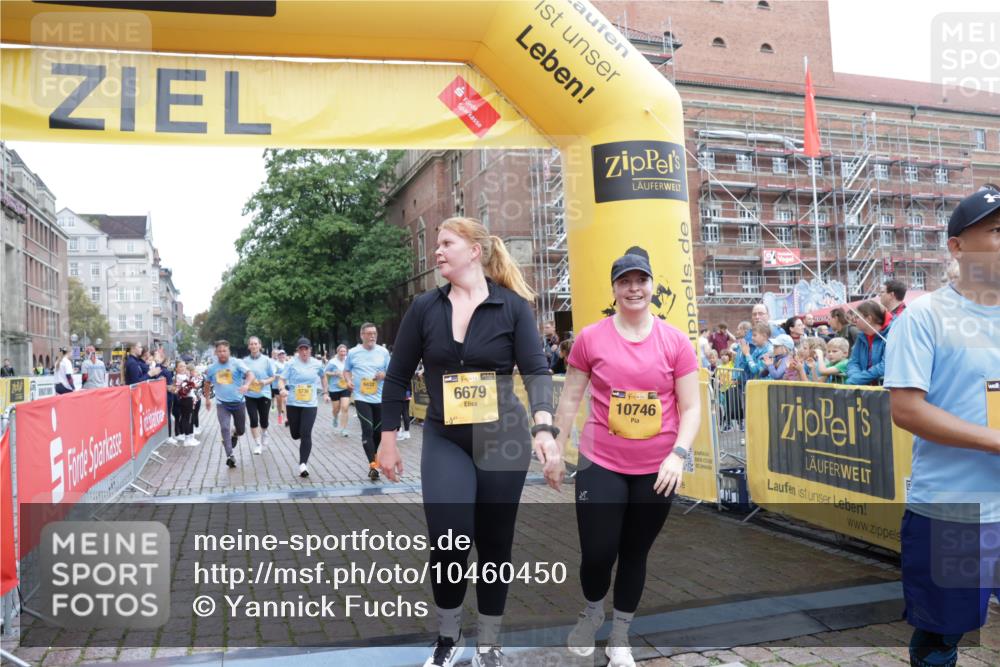 13.09.2026 - Kiel Lauf Yannick Fuchs http://msf.ph/oto/10460450 13.09.2026 09:52:33 Ziel 918, 919, 2157, 2924, 5736, 6432, 6601, 6679, 7742, 7867, 9892, 10259, 10746, 12282, 180, 896, 1899, 2924, 3476, 3832, 4132, 4166, 4666, 4883, 5032, 6471, 6625, 6867, 7347, 7494, 7719, 8729, 8992, 9616, 10371, 10620, 11130, 11300, 11444, 11445, 11580, 11832, 12068, 291, 1092, 1395, 4412, 4671, 6241, 6613, 6845, 7394, 8068, 8851, 9345, 9565, 10280, 10798, 12258, 803, 896, 1100, 1899, 4230, 7007, 10048, 11445, 11832, 11834, 12630 meine-sportfotos.de