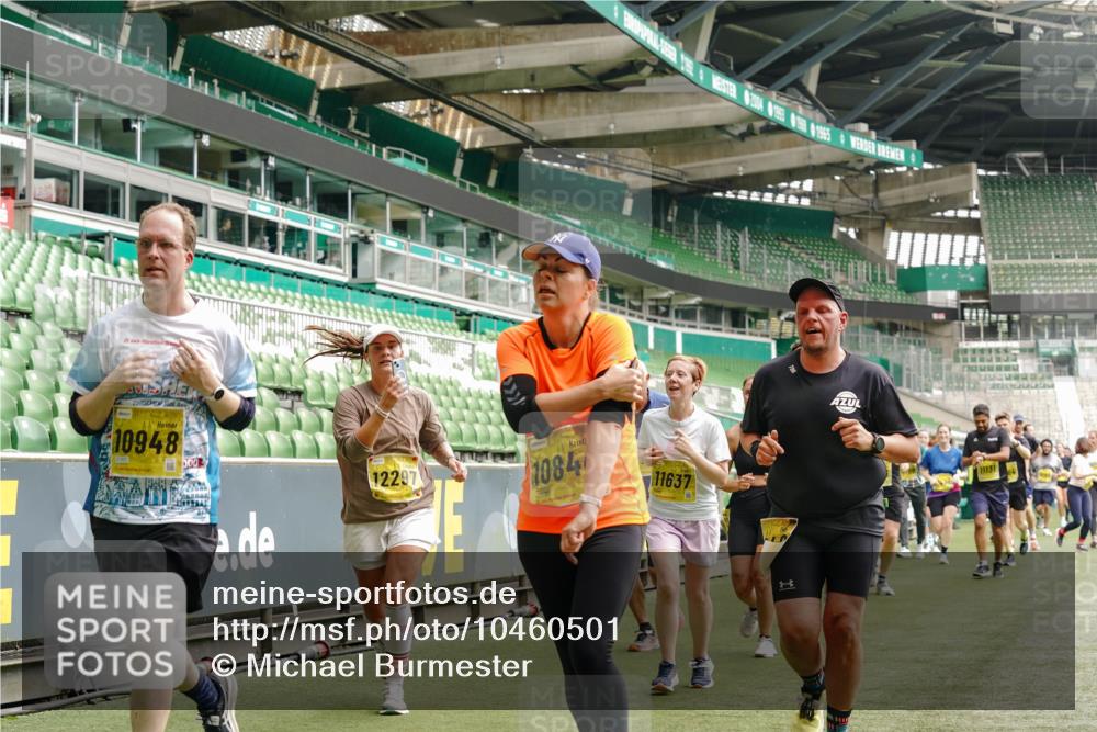 13.09.2026 - 21. swb-Marathon Bremen Michael Burmester http://msf.ph/oto/10460501 13.09.2026 10:34:15 Laufen im Stadion 10018, 10067, 10078, 10147, 10157, 10166, 10177, 10184, 10185, 10211, 10236, 10240, 10254, 10297, 10300, 10355, 10356, 10367, 10368, 10369, 10374, 10379, 10383, 10394, 10408, 10415, 10423, 10428, 10460, 10485, 10494, 10530, 10559, 10578, 10604, 10639, 10668, 10669, 10673, 10677, 10687, 10691, 10699, 10700, 10728, 10745, 10749, 10750, 10772, 10787, 10788, 10794, 10809, 10828, 10857, 10914, 10928, 11126, 11162, 11343, 11803, 11965, 10146, 10222 meine-sportfotos.de
