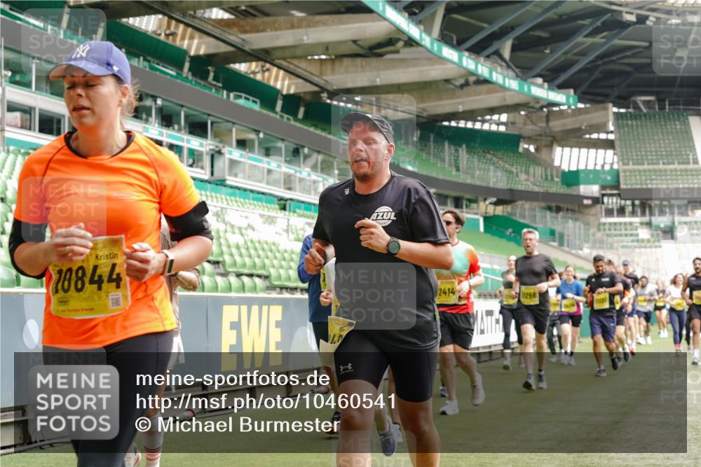 13.09.2026 - 21. swb-Marathon Bremen Michael Burmester http://msf.ph/oto/10460541 13.09.2026 10:34:16 Laufen im Stadion 10018, 10067, 10078, 10147, 10157, 10166, 10177, 10184, 10185, 10211, 10236, 10240, 10254, 10297, 10300, 10355, 10356, 10367, 10368, 10369, 10374, 10379, 10383, 10394, 10408, 10415, 10423, 10428, 10460, 10485, 10494, 10530, 10559, 10578, 10604, 10639, 10668, 10669, 10673, 10677, 10687, 10691, 10699, 10700, 10728, 10745, 10749, 10750, 10772, 10787, 10788, 10794, 10809, 10828, 10857, 10914, 10928, 11126, 11162, 11343, 11803, 11965, 10146, 10222 meine-sportfotos.de