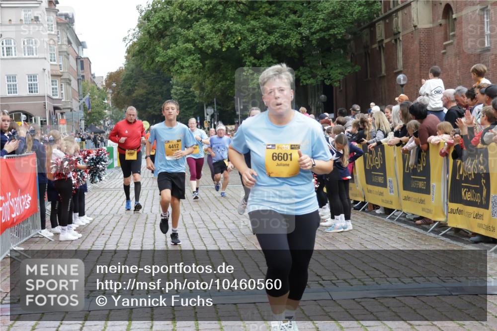 13.09.2026 - Kiel Lauf Yannick Fuchs http://msf.ph/oto/10460560 13.09.2026 09:52:41 Ziel 291, 918, 919, 1092, 4412, 5736, 6432, 6601, 7867, 8068, 9345, 9565, 9892, 10259, 10280, 10798, 12258, 12282, 180, 2157, 2924, 3476, 3832, 4166, 4666, 4883, 5032, 5736, 6432, 6471, 6625, 6679, 6867, 7347, 7494, 7719, 7742, 8992, 9892, 10259, 10371, 10620, 10746, 11130, 11580, 12068, 70, 1395, 3205, 3581, 4671, 6241, 6613, 6845, 7394, 8851, 12417, 12468, 896, 1899, 4132, 4883, 6625, 8729, 9616, 11300, 11444, 11445, 11580 meine-sportfotos.de