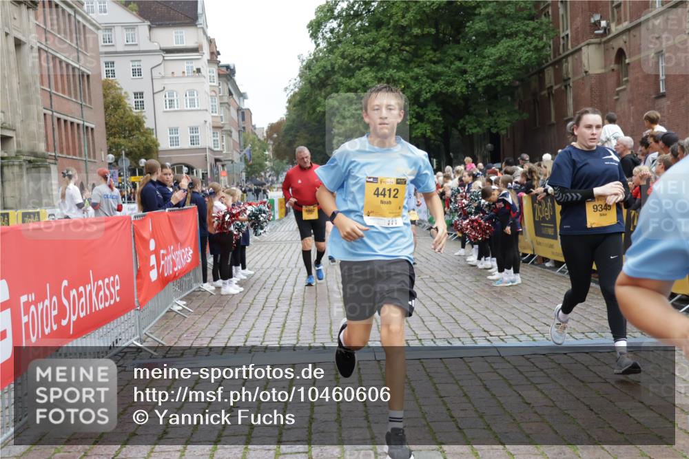 13.09.2026 - Kiel Lauf Yannick Fuchs http://msf.ph/oto/10460606 13.09.2026 09:52:43 Ziel 291, 918, 919, 1092, 1395, 4412, 4671, 6601, 7394, 7867, 8068, 8851, 9345, 9565, 10280, 10798, 12258, 12282, 180, 2157, 2924, 3476, 3832, 4166, 4666, 4883, 5032, 5736, 6432, 6471, 6625, 6679, 6867, 7347, 7494, 7719, 7742, 8992, 9892, 10259, 10371, 10620, 10746, 11130, 11580, 12068, 12282, 70, 175, 3205, 3581, 6241, 6613, 6845, 7226, 9707, 12417, 12468, 896, 1899, 4132, 4166, 4883, 6471, 6625, 8729, 9616, 11300, 11444, 11580, 12068 meine-sportfotos.de