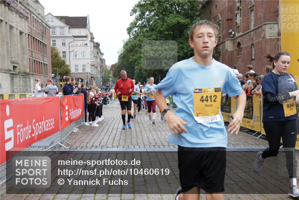 13.09.2026 - Kiel Lauf Yannick Fuchs http://msf.ph/oto/10460619 13.09.2026 09:52:44 Ziel 291, 918, 919, 1092, 1395, 4412, 4671, 6601, 7394, 7867, 8068, 8851, 9345, 9565, 10280, 10798, 12258, 180, 2157, 2924, 3476, 3832, 4166, 4666, 4883, 5032, 5736, 6432, 6471, 6625, 6679, 6867, 7347, 7494, 7719, 7742, 7867, 8992, 9892, 10259, 10371, 10620, 10746, 11130, 12068, 12282, 70, 175, 3205, 3581, 6241, 6613, 6845, 7226, 9707, 12417, 12468, 4132, 4166, 4883, 6471, 6625, 8729, 9616, 10371, 10620, 11300, 11444, 11580, 12068 meine-sportfotos.de