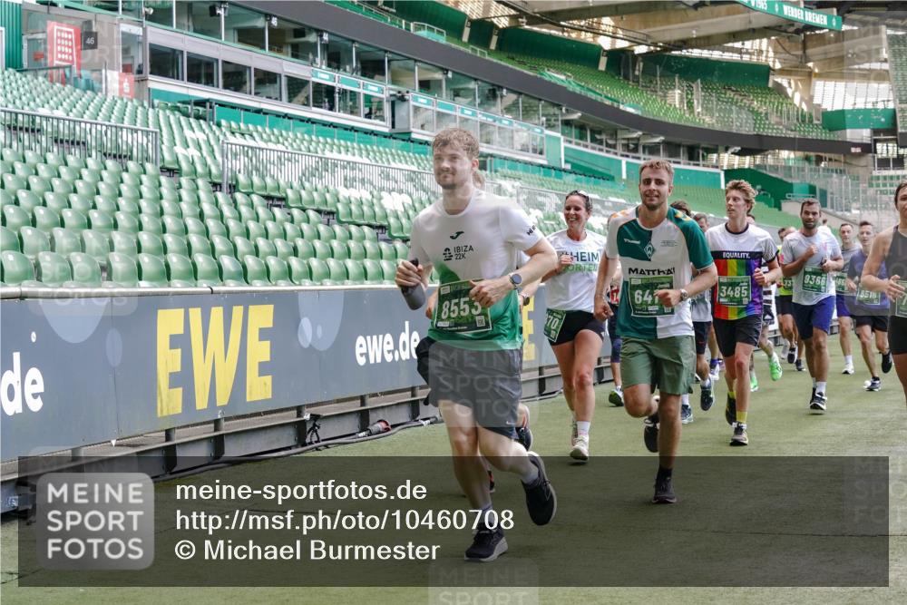 13.09.2026 - 21. swb-Marathon Bremen Michael Burmester http://msf.ph/oto/10460708 13.09.2026 13:12:13 Laufen im Stadion 118, 183, 265, 373, 514, 695, 703, 843, 933, 984, 1113, 1226, 1286, 1334, 1435, 1849, 1851, 1936, 1952, 2005, 2248, 2264, 2281, 2299, 2330, 2336, 2353, 2375, 2377, 2398, 2426, 2443, 2461, 2478, 2505, 2531, 2589, 2659, 2669, 2673, 2684, 2765, 2784, 2792, 2804, 2815, 2822, 2836, 2850, 2860, 2895, 2907, 2963, 2966, 2975, 2976, 3026, 3027, 3079, 3082, 3143, 3155, 3159, 3207, 3293, 3308, 3328, 3349, 3352, 3409, 3434, 3549, 551 meine-sportfotos.de