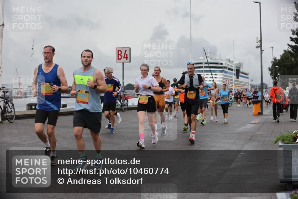 13.09.2026 - Kiel Lauf Andreas Tolksdorf http://msf.ph/oto/10460774 13.09.2026 12:01:29 Kiellinie 38, 425, 9346, 4, 12733, 12537, 3 meine-sportfotos.de