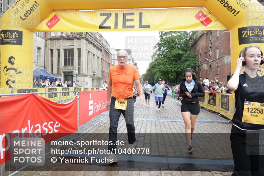 13.09.2026 - Kiel Lauf Yannick Fuchs http://msf.ph/oto/10460778 13.09.2026 09:52:53 Ziel 291, 1395, 3581, 4671, 6241, 6613, 6845, 7394, 8068, 8851, 9565, 10280, 10798, 12258, 180, 918, 919, 1092, 2157, 2924, 4412, 5032, 5736, 6432, 6601, 6679, 7719, 7742, 7867, 8068, 8992, 9345, 9892, 10259, 10280, 10746, 11130, 12282, 70, 175, 2399, 3205, 7140, 7226, 7495, 9707, 10275, 12417, 12468, 180, 3476, 3832, 4166, 4666, 5032, 6867, 7347, 7494, 7719, 10371, 10620, 11130, 12068 meine-sportfotos.de