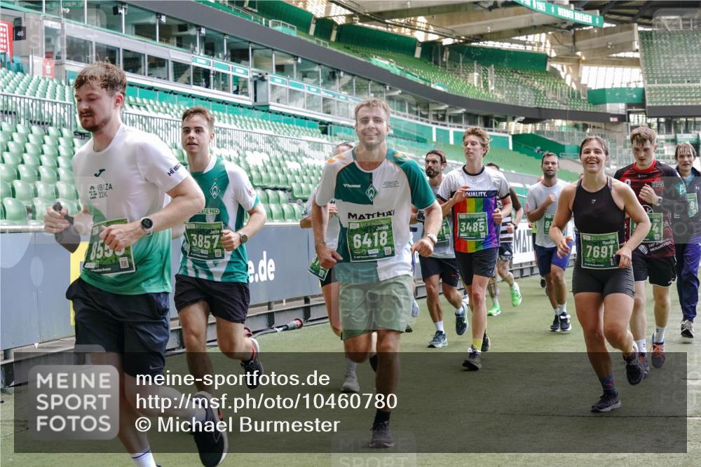 13.09.2026 - 21. swb-Marathon Bremen Michael Burmester http://msf.ph/oto/10460780 13.09.2026 13:12:14 Laufen im Stadion 118, 183, 265, 514, 695, 703, 843, 933, 984, 1113, 1226, 1286, 1334, 1435, 1849, 1851, 1936, 1952, 2005, 2248, 2264, 2281, 2299, 2330, 2336, 2353, 2375, 2377, 2398, 2426, 2443, 2461, 2478, 2505, 2531, 2589, 2659, 2669, 2673, 2684, 2765, 2784, 2792, 2804, 2815, 2822, 2836, 2850, 2860, 2895, 2907, 2963, 2966, 2975, 2976, 3026, 3027, 3079, 3082, 3143, 3155, 3159, 3207, 3293, 3308, 3328, 3349, 3352, 3409, 3434, 3549, 551 meine-sportfotos.de