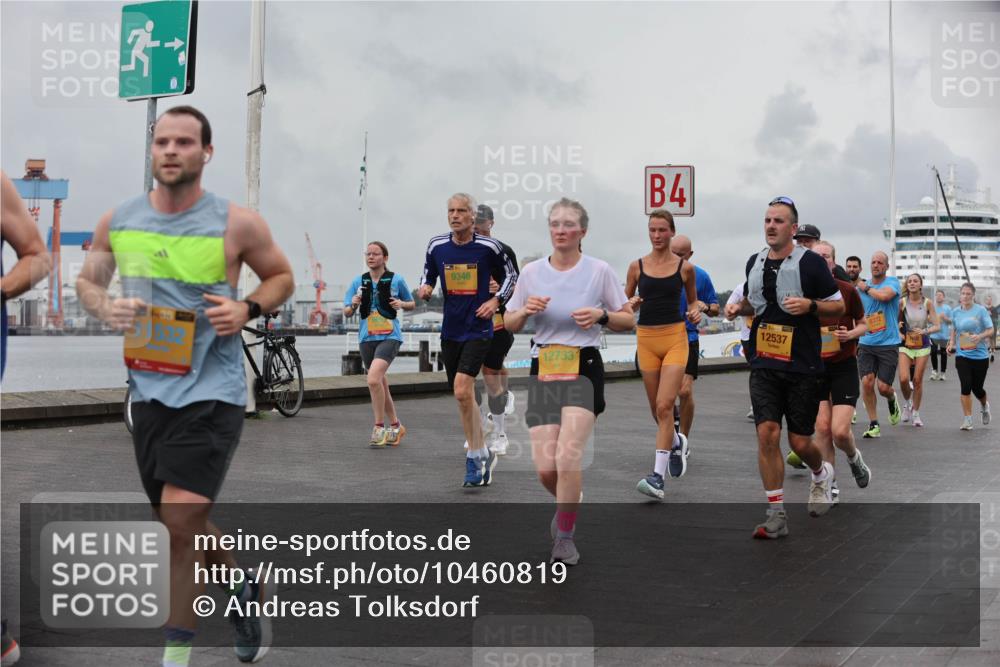 13.09.2026 - Kiel Lauf Andreas Tolksdorf http://msf.ph/oto/10460819 13.09.2026 12:01:30 Kiellinie 9346, 4, 12733, 39, 12537, 45, 8372 meine-sportfotos.de