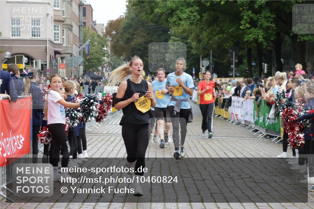 13.09.2026 - Kiel Lauf Yannick Fuchs http://msf.ph/oto/10460824 13.09.2026 09:52:58 Ziel 70, 175, 3205, 3581, 6241, 6613, 6845, 7226, 8851, 9707, 12417, 12468, 291, 918, 919, 1092, 1395, 2157, 2924, 4412, 4671, 5736, 6432, 6601, 6679, 7394, 7742, 7867, 8068, 8851, 9345, 9565, 9892, 10259, 10280, 10746, 10798, 12258, 12282, 2058, 2399, 7140, 7495, 10275, 11312, 180, 2157, 2924, 4666, 5032, 6679, 6867, 7719, 8992, 10746, 11130 meine-sportfotos.de