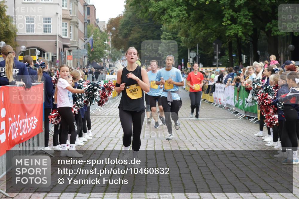 13.09.2026 - Kiel Lauf Yannick Fuchs http://msf.ph/oto/10460832 13.09.2026 09:52:58 Ziel 70, 175, 3205, 3581, 6241, 6613, 6845, 7226, 8851, 9707, 12417, 12468, 291, 918, 919, 1092, 1395, 2157, 2924, 4412, 4671, 5736, 6432, 6601, 6679, 7394, 7742, 7867, 8068, 8851, 9345, 9565, 9892, 10259, 10280, 10746, 10798, 12258, 12282, 2058, 2399, 7140, 7495, 10275, 11312, 180, 2157, 2924, 4666, 5032, 6679, 6867, 7719, 8992, 10746, 11130 meine-sportfotos.de