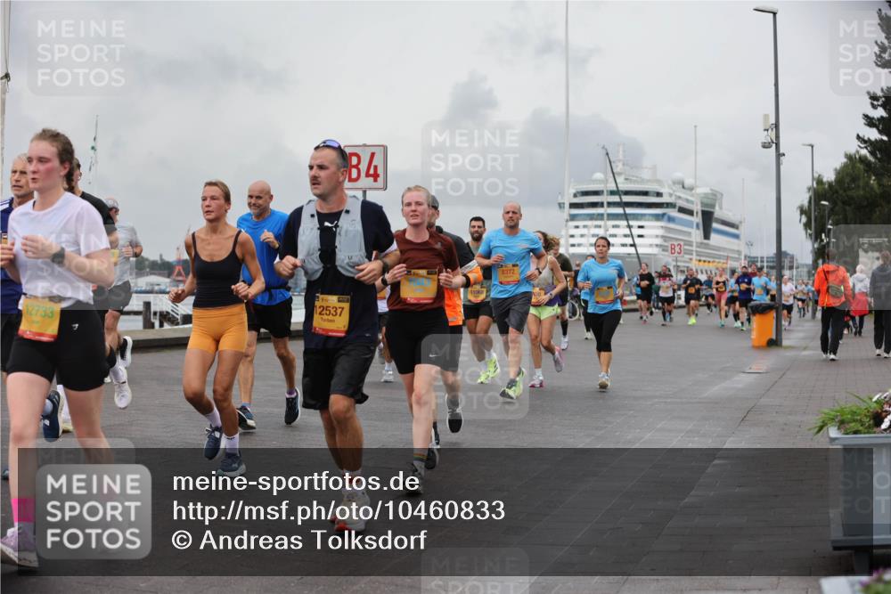 13.09.2026 - Kiel Lauf Andreas Tolksdorf http://msf.ph/oto/10460833 13.09.2026 12:01:31 Kiellinie 4, 12733, 38, 12537, 11068, 8372, 3 meine-sportfotos.de
