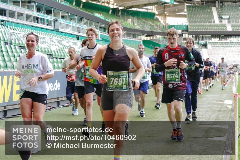13.09.2026 - 21. swb-Marathon Bremen Michael Burmester http://msf.ph/oto/10460902 13.09.2026 13:12:15 Laufen im Stadion 118, 183, 265, 514, 695, 703, 843, 933, 984, 1113, 1226, 1286, 1334, 1435, 1849, 1851, 1936, 1952, 2005, 2248, 2264, 2281, 2299, 2330, 2336, 2353, 2375, 2377, 2398, 2426, 2443, 2461, 2478, 2505, 2531, 2589, 2659, 2669, 2673, 2684, 2765, 2792, 2804, 2815, 2822, 2836, 2850, 2860, 2895, 2907, 2963, 2966, 2975, 2976, 3026, 3027, 3079, 3082, 3143, 3155, 3159, 3293, 3308, 3328, 3349, 3352, 3409, 3434, 3549, 551 meine-sportfotos.de