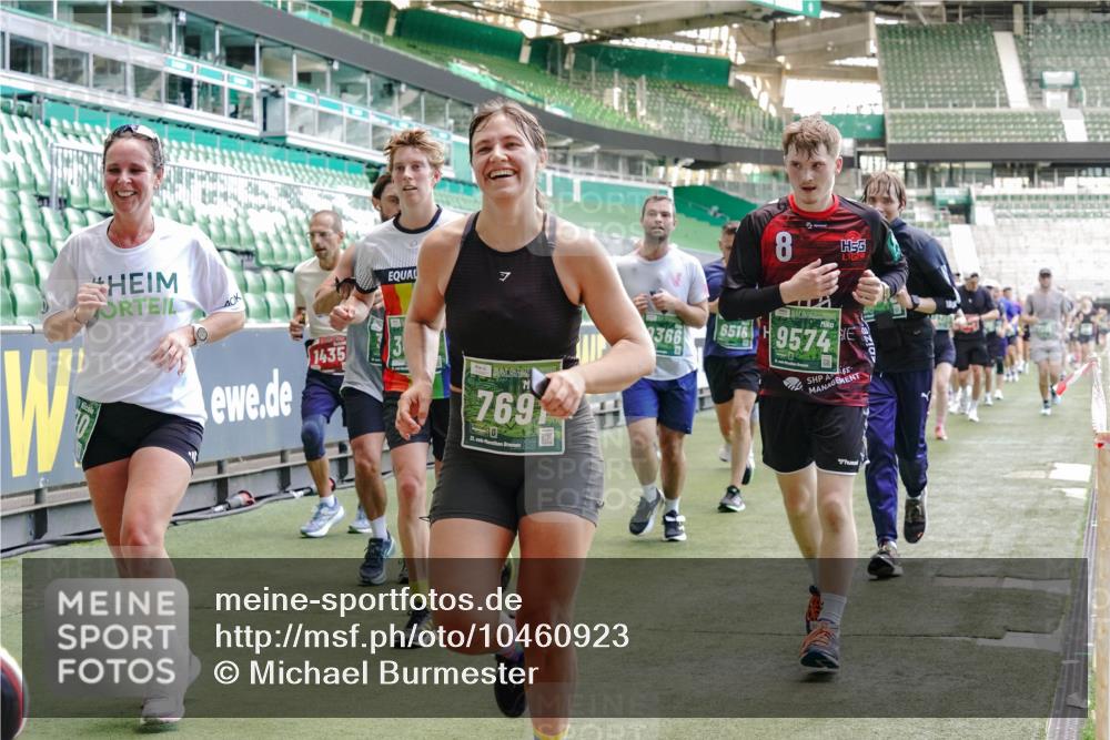 13.09.2026 - 21. swb-Marathon Bremen Michael Burmester http://msf.ph/oto/10460923 13.09.2026 13:12:15 Laufen im Stadion 118, 183, 265, 514, 695, 703, 843, 933, 984, 1113, 1226, 1286, 1334, 1435, 1849, 1851, 1936, 1952, 2005, 2248, 2264, 2281, 2299, 2330, 2336, 2353, 2375, 2377, 2398, 2426, 2443, 2461, 2478, 2505, 2531, 2589, 2659, 2669, 2673, 2684, 2765, 2792, 2804, 2815, 2822, 2836, 2850, 2860, 2895, 2907, 2963, 2966, 2975, 2976, 3026, 3027, 3079, 3082, 3143, 3155, 3159, 3293, 3308, 3328, 3349, 3352, 3409, 3434, 3549, 551 meine-sportfotos.de