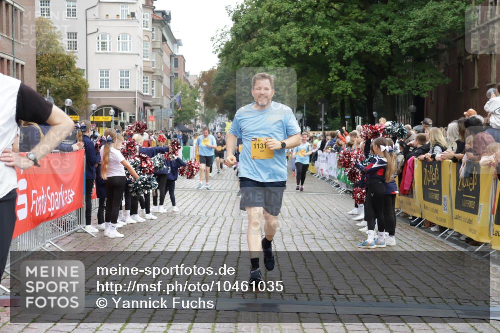 13.09.2026 - Kiel Lauf Yannick Fuchs http://msf.ph/oto/10461035 13.09.2026 09:53:16 Ziel 1718, 2058, 2399, 4920, 7140, 7143, 7495, 9568, 10275, 11312, 12493, 70, 175, 291, 1092, 1395, 2399, 3205, 3581, 4671, 6241, 6613, 6845, 7226, 7394, 8068, 8851, 9565, 9707, 10280, 10798, 12258, 12417, 12468, 761, 802, 1417, 1499, 2886, 2948, 2978, 5779, 5789, 5988, 6180, 7185, 7429, 7541, 7552, 8260, 8353, 10495, 10929, 11059, 11073, 12284, 918, 919, 1092, 4412, 6601, 7867, 8068, 9345, 10280, 10798 meine-sportfotos.de