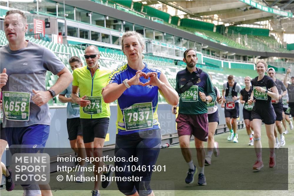 13.09.2026 - 21. swb-Marathon Bremen Michael Burmester http://msf.ph/oto/10461301 13.09.2026 13:12:19 Laufen im Stadion 118, 183, 265, 349, 514, 695, 702, 703, 843, 933, 984, 1113, 1226, 1286, 1334, 1435, 1849, 1851, 1936, 1952, 2005, 2248, 2264, 2281, 2299, 2330, 2336, 2353, 2375, 2377, 2398, 2426, 2443, 2461, 2478, 2505, 2531, 2589, 2659, 2669, 2673, 2684, 2765, 2792, 2804, 2815, 2822, 2836, 2850, 2860, 2884, 2895, 2907, 2963, 2966, 2975, 2976, 3027, 3079, 3082, 3143, 3155, 3159, 3293, 3308, 3328, 3349, 3352, 3409, 3434, 3549, 551 meine-sportfotos.de
