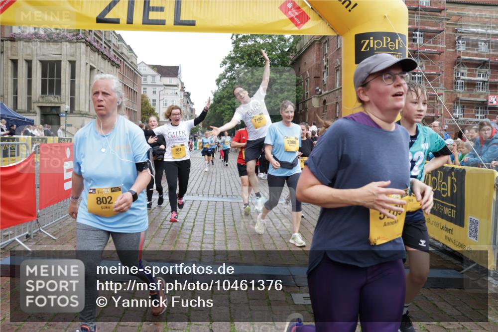 13.09.2026 - Kiel Lauf Yannick Fuchs http://msf.ph/oto/10461376 13.09.2026 09:53:36 Ziel 92, 761, 802, 852, 1417, 1499, 2886, 2948, 2978, 4626, 5789, 5988, 6254, 7185, 7429, 8353, 8502, 10495, 10929, 11073, 12284, 175, 1417, 1718, 2058, 2399, 3205, 4920, 5779, 6180, 7140, 7143, 7226, 7495, 7541, 7552, 8260, 9568, 9707, 10275, 11059, 11312, 12284, 12417, 12468, 12493, 200, 2657, 2691, 2748, 2953, 4144, 4539, 4762, 4803, 5695, 7194, 8041, 8044, 8473, 9057, 9446, 9516, 10535, 11872, 12390, 70, 175, 3205, 3581, 7226, 9707, 12417, 12468 meine-sportfotos.de