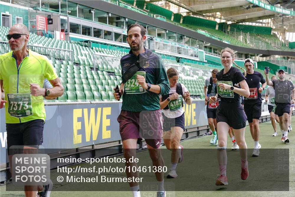 13.09.2026 - 21. swb-Marathon Bremen Michael Burmester http://msf.ph/oto/10461380 13.09.2026 13:12:20 Laufen im Stadion 118, 183, 265, 349, 514, 695, 702, 703, 843, 933, 984, 1113, 1226, 1286, 1334, 1435, 1849, 1851, 1936, 1952, 2005, 2248, 2264, 2281, 2299, 2330, 2336, 2353, 2375, 2377, 2398, 2426, 2443, 2461, 2478, 2505, 2531, 2589, 2659, 2669, 2673, 2684, 2765, 2792, 2804, 2815, 2822, 2836, 2850, 2860, 2884, 2895, 2907, 2963, 2966, 2975, 2976, 3027, 3079, 3082, 3143, 3155, 3159, 3293, 3308, 3328, 3349, 3352, 3409, 3434, 3549, 551 meine-sportfotos.de