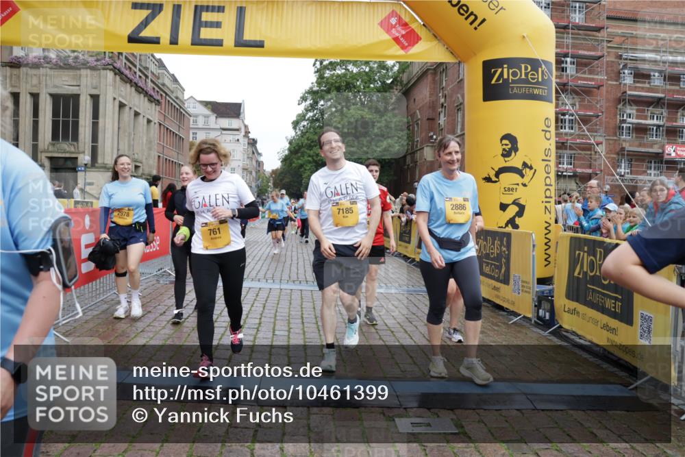 13.09.2026 - Kiel Lauf Yannick Fuchs http://msf.ph/oto/10461399 13.09.2026 09:53:36 Ziel 92, 761, 802, 852, 1417, 1499, 2886, 2948, 2978, 4626, 5789, 5988, 6254, 7185, 7429, 8353, 8502, 10495, 10929, 11073, 12284, 175, 1417, 1718, 2058, 2399, 3205, 4920, 5779, 6180, 7140, 7143, 7226, 7495, 7541, 7552, 8260, 9568, 9707, 10275, 11059, 11312, 12284, 12417, 12468, 12493, 200, 2657, 2691, 2748, 2953, 4144, 4539, 4762, 4803, 5695, 7194, 8041, 8044, 8473, 9057, 9446, 9516, 10535, 11872, 12390, 70, 175, 3205, 3581, 7226, 9707, 12417, 12468 meine-sportfotos.de