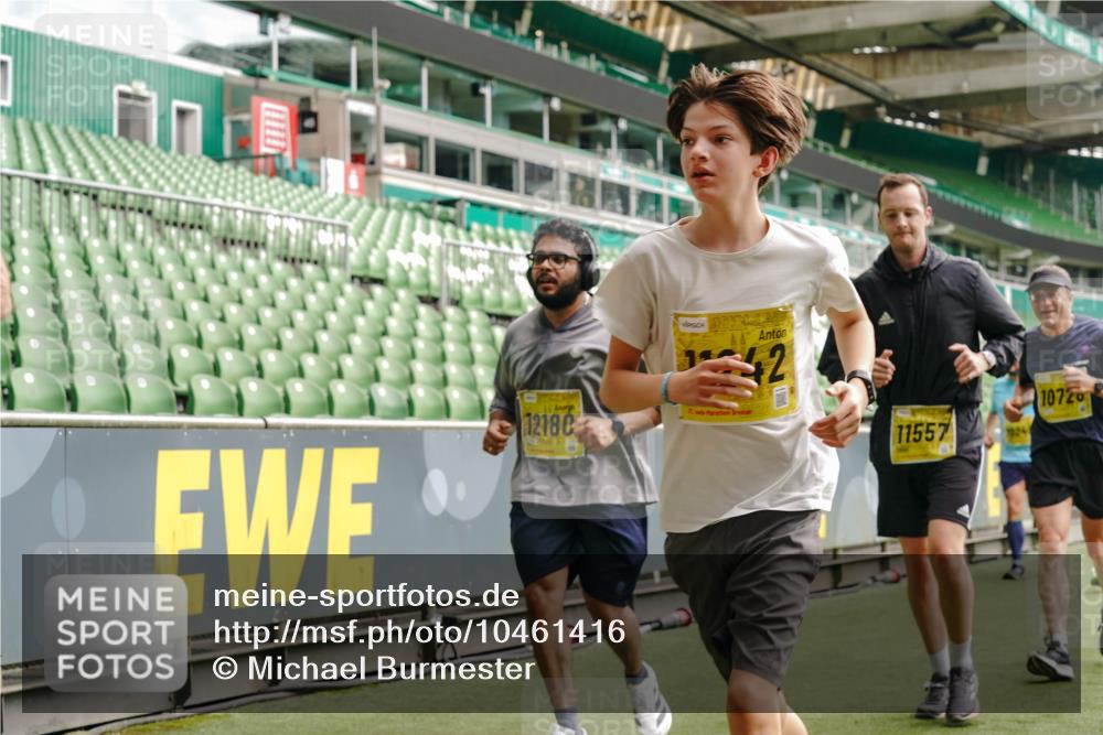 13.09.2026 - 21. swb-Marathon Bremen Michael Burmester http://msf.ph/oto/10461416 13.09.2026 10:34:28 Laufen im Stadion 10018, 10078, 10093, 10144, 10147, 10157, 10166, 10177, 10184, 10185, 10211, 10236, 10240, 10254, 10297, 10355, 10356, 10367, 10368, 10369, 10374, 10394, 10408, 10415, 10423, 10427, 10428, 10460, 10485, 10494, 10528, 10530, 10559, 10578, 10604, 10639, 10668, 10669, 10673, 10677, 10687, 10691, 10699, 10700, 10745, 10749, 10750, 10772, 10787, 10788, 10794, 10809, 10828, 10857, 10914, 10928, 11126, 11162, 11343, 11803, 11965, 10146, 10222 meine-sportfotos.de