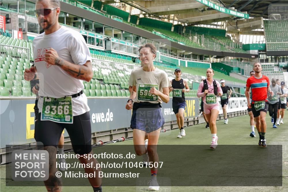 13.09.2026 - 21. swb-Marathon Bremen Michael Burmester http://msf.ph/oto/10461507 13.09.2026 12:55:14 Laufen im Stadion 161, 189, 201, 205, 385, 388, 411, 461, 465, 472, 481, 495, 655, 666, 816, 827, 854, 913, 1053, 1058, 1076, 1197, 1390, 1419, 1468, 1537, 1551, 1599, 1631, 1645, 1658, 1750, 2055, 2122, 2125, 2234, 2251, 2260, 2319, 2383, 2390, 2474, 2499, 2604, 2623, 2701, 2733, 2801, 2824, 2870, 2882, 2913, 2922, 2962, 2971, 3012, 3054, 3057, 3134, 3175, 3192, 3206, 3241, 3246, 3346, 3356, 3357, 3413, 3508, 3706, 3716, 3836, 4135, 4137, 4413, 4479, 4733, 5277, 5430, 5530, 6106, 2498, 3085 meine-sportfotos.de