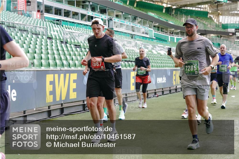 13.09.2026 - 21. swb-Marathon Bremen Michael Burmester http://msf.ph/oto/10461587 13.09.2026 13:12:22 Laufen im Stadion 118, 183, 265, 349, 514, 695, 702, 703, 843, 933, 984, 1113, 1226, 1286, 1334, 1435, 1641, 1849, 1851, 1936, 1952, 2005, 2248, 2264, 2281, 2299, 2330, 2336, 2353, 2375, 2377, 2398, 2426, 2439, 2443, 2461, 2478, 2505, 2531, 2589, 2659, 2669, 2673, 2684, 2765, 2792, 2804, 2815, 2822, 2836, 2850, 2860, 2884, 2895, 2907, 2963, 2966, 2975, 2976, 3027, 3079, 3082, 3143, 3155, 3159, 3253, 3293, 3308, 3328, 3349, 3352, 3434, 3549, 551 meine-sportfotos.de