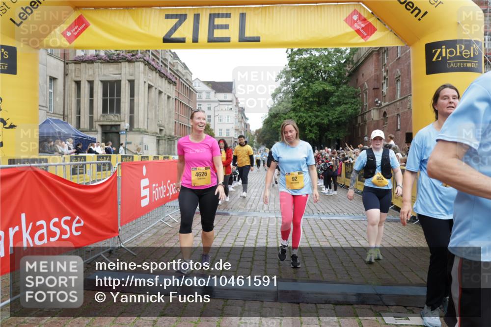 13.09.2026 - Kiel Lauf Yannick Fuchs http://msf.ph/oto/10461591 13.09.2026 09:53:44 Ziel 92, 852, 2657, 2691, 2748, 4144, 4626, 5988, 6254, 8502, 11872, 12390, 761, 802, 1417, 1499, 1718, 2058, 2886, 2948, 2978, 4920, 5779, 5789, 6180, 7140, 7143, 7185, 7429, 7541, 7552, 8260, 8353, 9568, 10275, 10495, 10929, 11059, 11073, 11312, 12284, 12493, 200, 2953, 3703, 4277, 4539, 4762, 4803, 4988, 5670, 5695, 7194, 7458, 8041, 8044, 8473, 9057, 9446, 9516, 10535, 11100, 175, 2399, 7140, 7226, 7495, 9707, 10275 meine-sportfotos.de