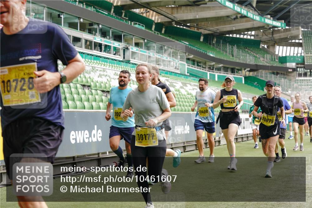 13.09.2026 - 21. swb-Marathon Bremen Michael Burmester http://msf.ph/oto/10461607 13.09.2026 10:34:30 Laufen im Stadion 10018, 10078, 10093, 10144, 10147, 10157, 10166, 10177, 10184, 10185, 10211, 10236, 10240, 10254, 10297, 10355, 10356, 10367, 10368, 10369, 10374, 10394, 10408, 10415, 10423, 10427, 10428, 10460, 10485, 10494, 10528, 10530, 10559, 10578, 10604, 10639, 10668, 10669, 10673, 10677, 10687, 10691, 10699, 10700, 10715, 10745, 10749, 10750, 10772, 10787, 10788, 10794, 10809, 10828, 10857, 10914, 10928, 11126, 11162, 11343, 11803, 11965, 10146, 10222 meine-sportfotos.de