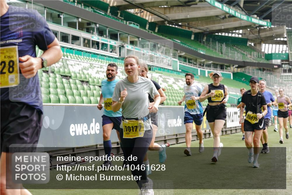 13.09.2026 - 21. swb-Marathon Bremen Michael Burmester http://msf.ph/oto/10461628 13.09.2026 10:34:30 Laufen im Stadion 10018, 10078, 10093, 10144, 10147, 10157, 10166, 10177, 10184, 10185, 10211, 10236, 10240, 10254, 10297, 10355, 10356, 10367, 10368, 10369, 10374, 10394, 10408, 10415, 10423, 10427, 10428, 10460, 10485, 10494, 10528, 10530, 10559, 10578, 10604, 10639, 10668, 10669, 10673, 10677, 10687, 10691, 10699, 10700, 10715, 10745, 10749, 10750, 10772, 10787, 10788, 10794, 10809, 10828, 10857, 10914, 10928, 11126, 11162, 11343, 11803, 11965, 10146, 10222 meine-sportfotos.de