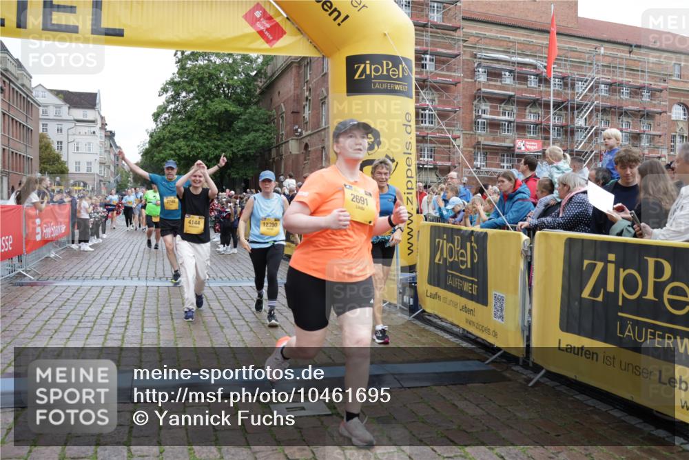 13.09.2026 - Kiel Lauf Yannick Fuchs http://msf.ph/oto/10461695 13.09.2026 09:53:48 Ziel 92, 200, 852, 2657, 2691, 2748, 2953, 4144, 4539, 4626, 4762, 4803, 5695, 6254, 7194, 8041, 8044, 8473, 8502, 9057, 9516, 10535, 11872, 12390, 761, 802, 1417, 1499, 1718, 2058, 2886, 2948, 2978, 4920, 5779, 5789, 5988, 6180, 6254, 7143, 7185, 7429, 7541, 7552, 8260, 8353, 8502, 9568, 10495, 10929, 11059, 11073, 11312, 12284, 12493, 2815, 3148, 3702, 3703, 4277, 4988, 5670, 7458, 9446, 11100, 2399, 7140, 7495, 10275, 11312 meine-sportfotos.de