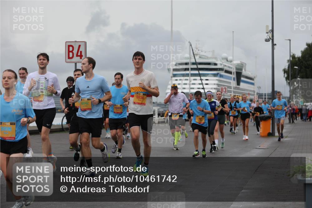 13.09.2026 - Kiel Lauf Andreas Tolksdorf http://msf.ph/oto/10461742 13.09.2026 12:02:16 Kiellinie 35, 4, 39, 6042, 10402, 39, 5934, 88, 3 meine-sportfotos.de