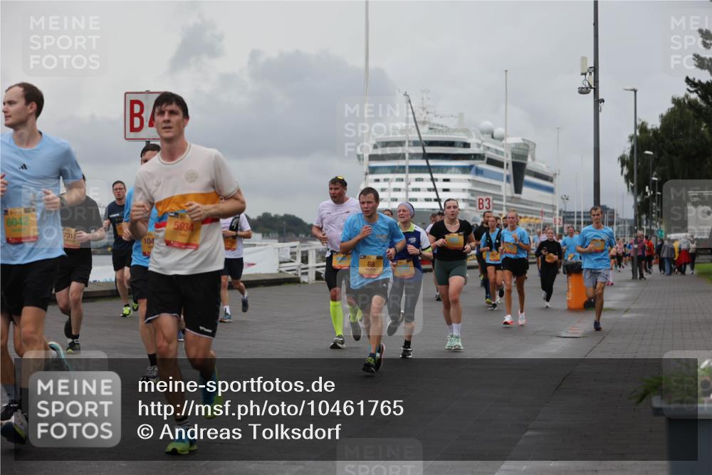13.09.2026 - Kiel Lauf Andreas Tolksdorf http://msf.ph/oto/10461765 13.09.2026 12:02:17 Kiellinie 1, 39, 6042, 7318, 10, 104, 5934, 88, 3 meine-sportfotos.de
