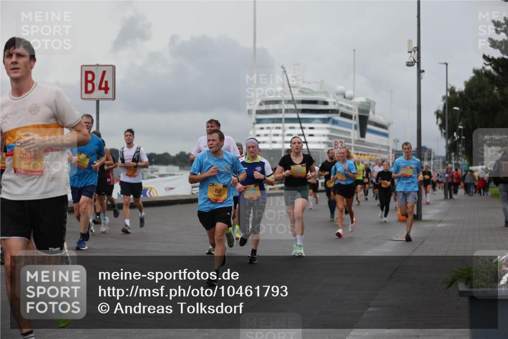 13.09.2026 - Kiel Lauf Andreas Tolksdorf http://msf.ph/oto/10461793 13.09.2026 12:02:18 Kiellinie 5934, 4, 39, 88, 3 meine-sportfotos.de