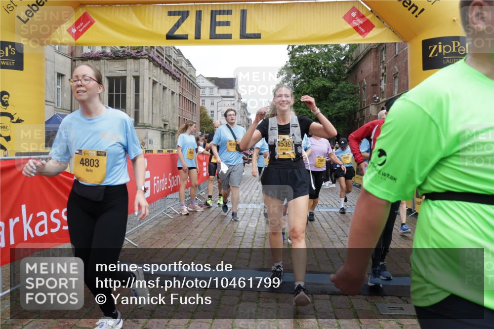 13.09.2026 - Kiel Lauf Yannick Fuchs http://msf.ph/oto/10461799 13.09.2026 09:53:56 Ziel 200, 2953, 4539, 4762, 4803, 4988, 5670, 5695, 7194, 8041, 8044, 8473, 9057, 9446, 9516, 10535, 11100, 11872, 92, 761, 802, 852, 1417, 1499, 1718, 2657, 2691, 2748, 2886, 2948, 2978, 4144, 4626, 4920, 5779, 5789, 5988, 6180, 6254, 7185, 7429, 7541, 7552, 8260, 8353, 8502, 10495, 10929, 11059, 11073, 12284, 12390, 12493, 2815, 3148, 3283, 3702, 3703, 4263, 4277, 7127, 7458, 8325, 9587, 10261, 10434, 1718, 2058, 4920, 5779, 7143, 7552, 8260, 11312 meine-sportfotos.de