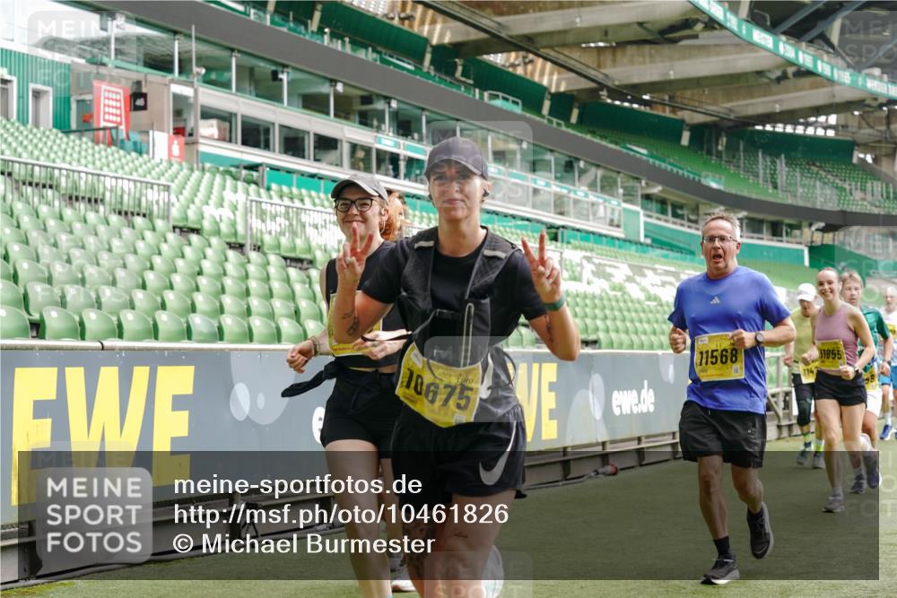 13.09.2026 - 21. swb-Marathon Bremen Michael Burmester http://msf.ph/oto/10461826 13.09.2026 10:34:33 Laufen im Stadion 10018, 10078, 10093, 10144, 10147, 10157, 10177, 10184, 10185, 10211, 10236, 10240, 10254, 10297, 10355, 10356, 10367, 10368, 10369, 10374, 10377, 10408, 10415, 10423, 10427, 10428, 10460, 10485, 10528, 10530, 10559, 10578, 10604, 10639, 10668, 10669, 10673, 10677, 10687, 10691, 10699, 10700, 10715, 10745, 10749, 10750, 10772, 10787, 10788, 10809, 10828, 10857, 10914, 10928, 11126, 11162, 11343, 11803, 11965, 10146, 10222 meine-sportfotos.de