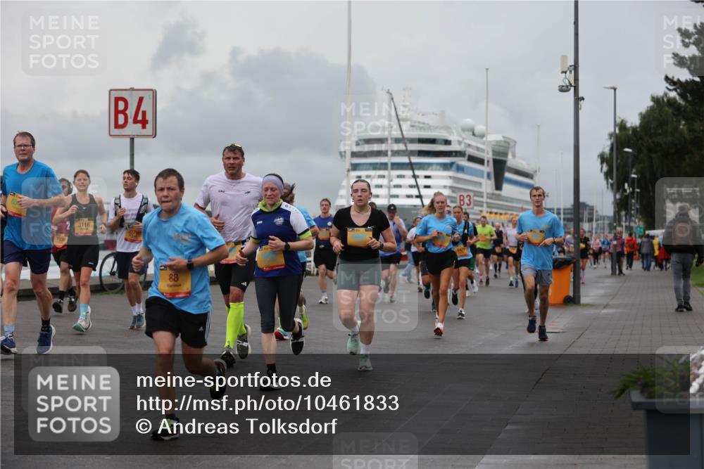 13.09.2026 - Kiel Lauf Andreas Tolksdorf http://msf.ph/oto/10461833 13.09.2026 12:02:19 Kiellinie 7236, 3116, 4, 88, 38, 3 meine-sportfotos.de