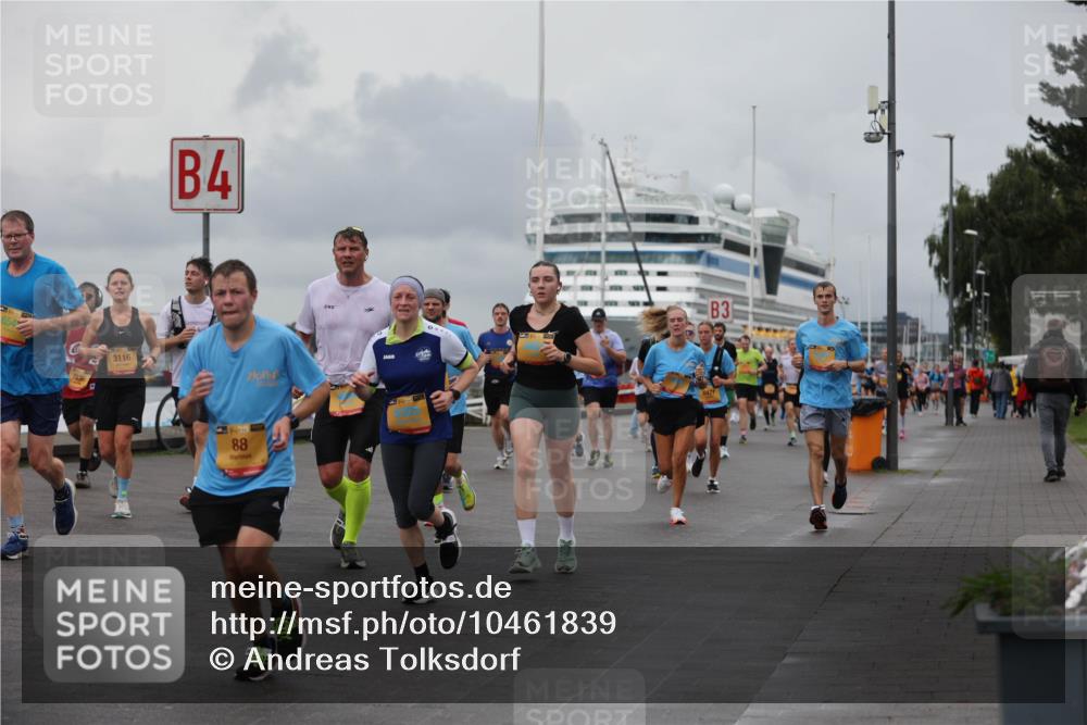13.09.2026 - Kiel Lauf Andreas Tolksdorf http://msf.ph/oto/10461839 13.09.2026 12:02:19 Kiellinie 4, 3116, 1, 39, 88, 3 meine-sportfotos.de