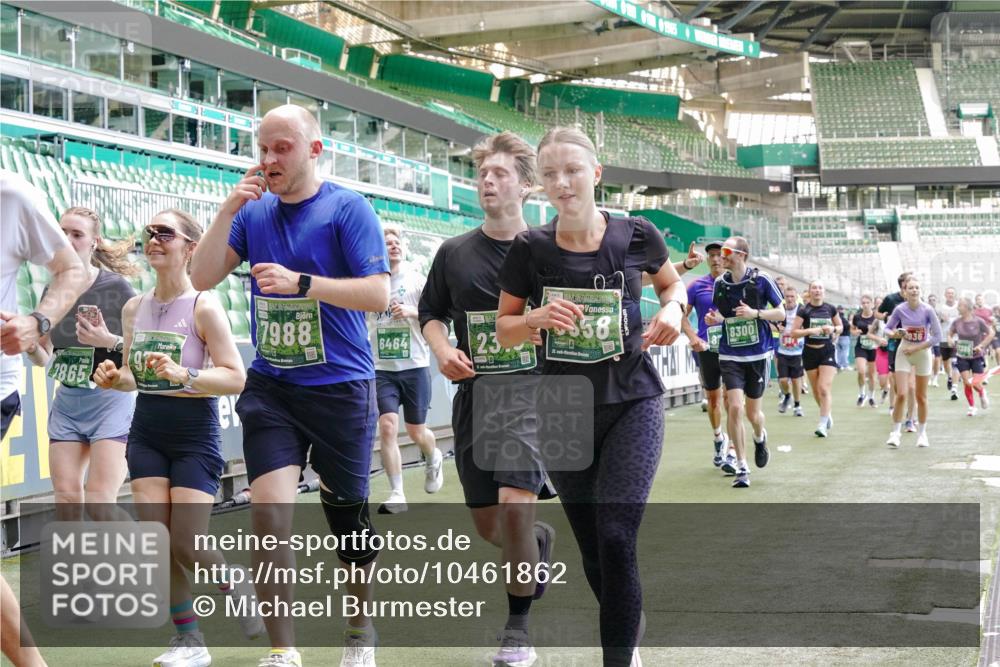 13.09.2026 - 21. swb-Marathon Bremen Michael Burmester http://msf.ph/oto/10461862 13.09.2026 13:12:25 Laufen im Stadion 118, 183, 265, 349, 514, 695, 702, 703, 843, 933, 1113, 1143, 1226, 1286, 1334, 1435, 1641, 1849, 1851, 1936, 1952, 1991, 2005, 2248, 2264, 2281, 2299, 2330, 2336, 2353, 2375, 2377, 2398, 2426, 2439, 2443, 2461, 2478, 2505, 2589, 2659, 2665, 2669, 2673, 2684, 2765, 2773, 2792, 2804, 2815, 2822, 2836, 2850, 2860, 2884, 2895, 2907, 2963, 2966, 2975, 2976, 3027, 3079, 3082, 3143, 3155, 3159, 3253, 3293, 3308, 3313, 3328, 3349, 3352, 3434, 3549, 551 meine-sportfotos.de