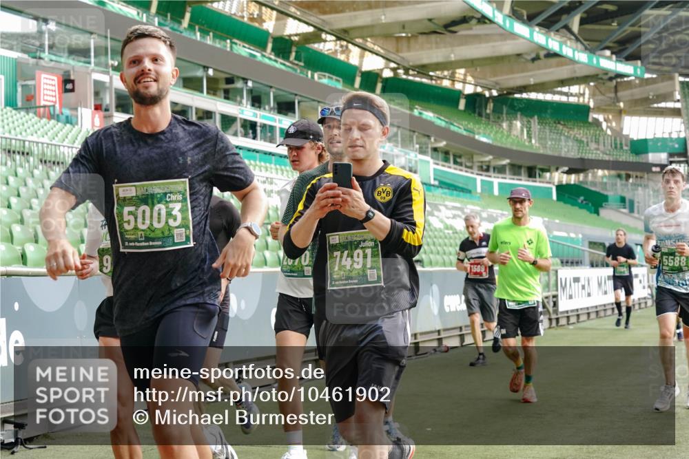 13.09.2026 - 21. swb-Marathon Bremen Michael Burmester http://msf.ph/oto/10461902 13.09.2026 12:55:20 Laufen im Stadion 161, 189, 201, 205, 307, 385, 388, 411, 461, 465, 481, 495, 655, 666, 816, 827, 854, 913, 1053, 1058, 1076, 1197, 1390, 1419, 1537, 1551, 1599, 1631, 1645, 1658, 1750, 2122, 2125, 2234, 2251, 2260, 2319, 2383, 2390, 2474, 2499, 2604, 2701, 2733, 2801, 2824, 2870, 2882, 2913, 2922, 2962, 2971, 3012, 3054, 3057, 3134, 3175, 3192, 3206, 3241, 3246, 3346, 3356, 3357, 3411, 3508, 3706, 3716, 3836, 4135, 4137, 4171, 4413, 4455, 4479, 4733, 5277, 5430, 5530, 6106, 2498, 3085 meine-sportfotos.de