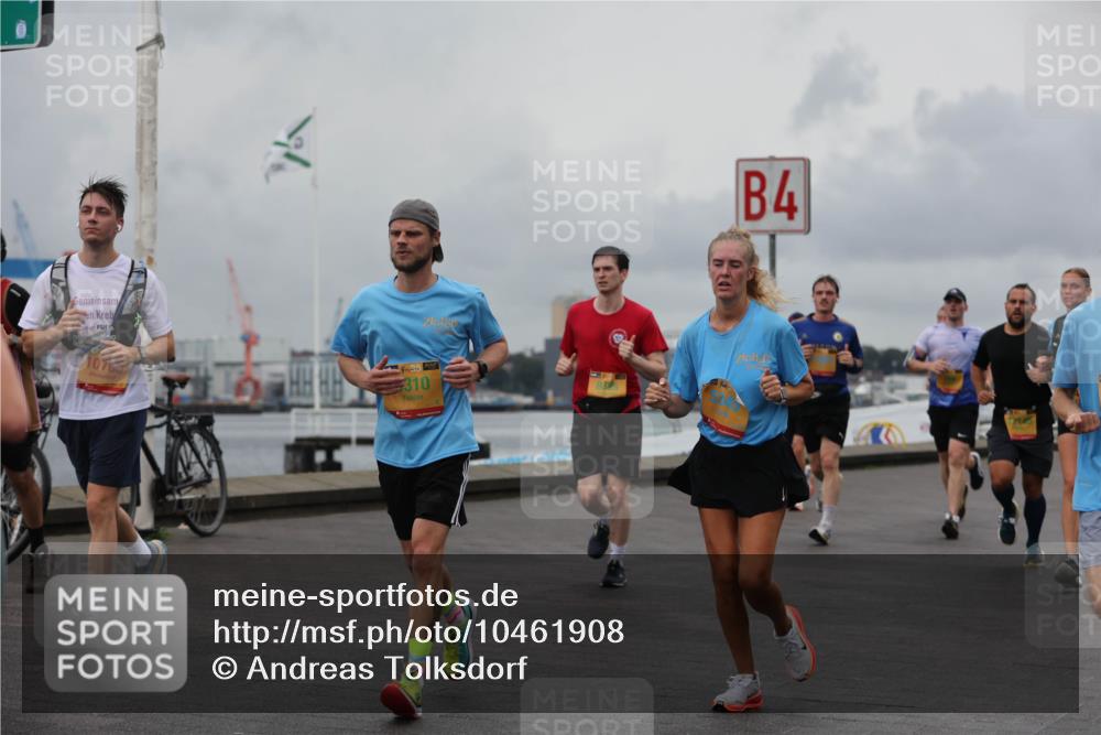13.09.2026 - Kiel Lauf Andreas Tolksdorf http://msf.ph/oto/10461908 13.09.2026 12:02:23 Kiellinie 4, 10700, 38, 310, 12145 meine-sportfotos.de