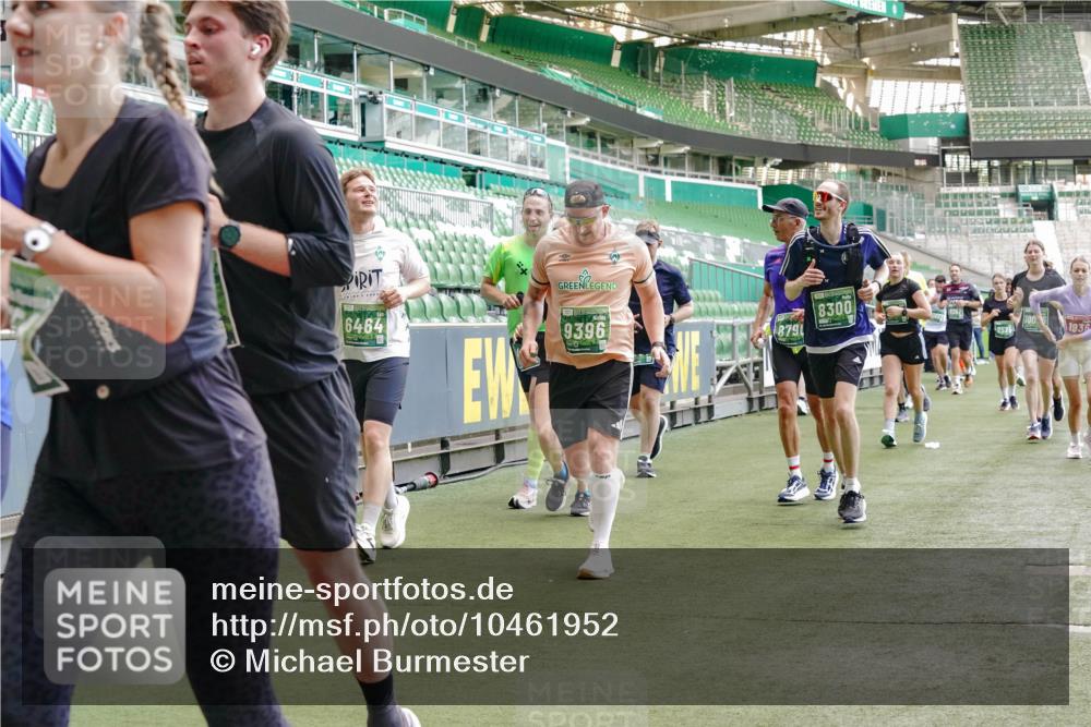 13.09.2026 - 21. swb-Marathon Bremen Michael Burmester http://msf.ph/oto/10461952 13.09.2026 13:12:26 Laufen im Stadion 118, 183, 265, 349, 514, 695, 702, 703, 843, 933, 1113, 1143, 1226, 1286, 1334, 1435, 1641, 1849, 1851, 1936, 1952, 1991, 2005, 2248, 2264, 2281, 2299, 2330, 2336, 2353, 2375, 2377, 2398, 2426, 2439, 2443, 2461, 2478, 2505, 2589, 2659, 2665, 2669, 2673, 2684, 2765, 2773, 2792, 2804, 2815, 2822, 2836, 2850, 2860, 2884, 2895, 2907, 2963, 2966, 2975, 2976, 3027, 3079, 3082, 3143, 3155, 3159, 3253, 3293, 3308, 3313, 3328, 3349, 3352, 3434, 3549, 551 meine-sportfotos.de