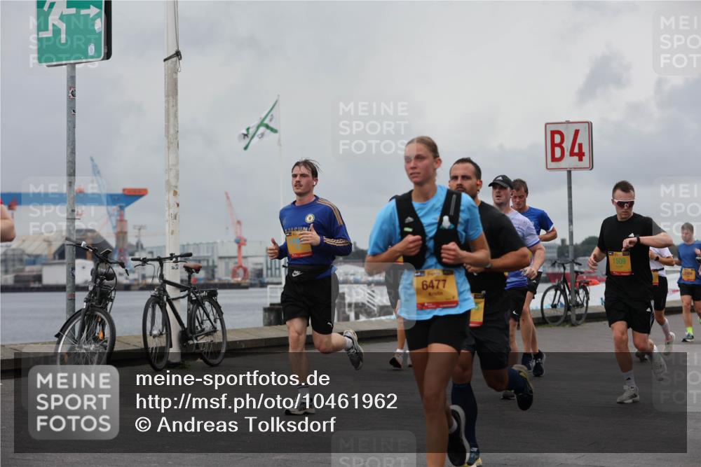 13.09.2026 - Kiel Lauf Andreas Tolksdorf http://msf.ph/oto/10461962 13.09.2026 12:02:25 Kiellinie 4, 6477, 1509, 2904 meine-sportfotos.de