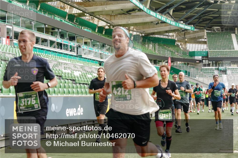 13.09.2026 - 21. swb-Marathon Bremen Michael Burmester http://msf.ph/oto/10462070 13.09.2026 12:55:25 Laufen im Stadion 161, 189, 201, 205, 307, 385, 388, 411, 461, 465, 481, 495, 655, 666, 827, 854, 913, 926, 1053, 1058, 1197, 1390, 1537, 1599, 1631, 1645, 1658, 1750, 2122, 2125, 2234, 2251, 2260, 2319, 2383, 2390, 2474, 2535, 2604, 2701, 2733, 2801, 2824, 2870, 2882, 2913, 2922, 2962, 2971, 3012, 3054, 3057, 3119, 3134, 3175, 3192, 3206, 3241, 3246, 3290, 3346, 3356, 3357, 3411, 3508, 3706, 3716, 3836, 4135, 4137, 4171, 4413, 4455, 4479, 4733, 5277, 5430, 5530, 6106, 2498, 3085 meine-sportfotos.de